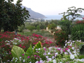 Chrissi's house with garden and sea view